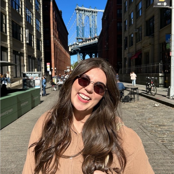 Hi, I’m Riley 👋🏼 - Picture 1 of 1